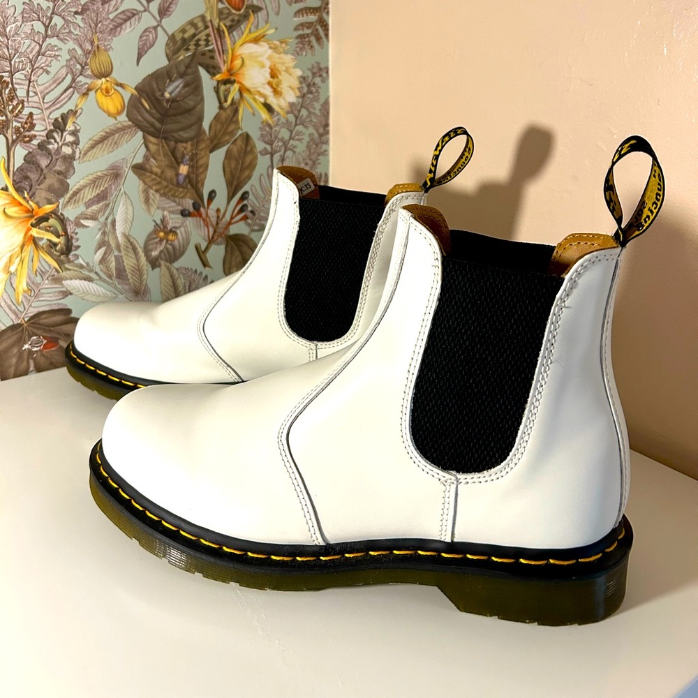 Doc Marten Unisex White Chelsea Boot